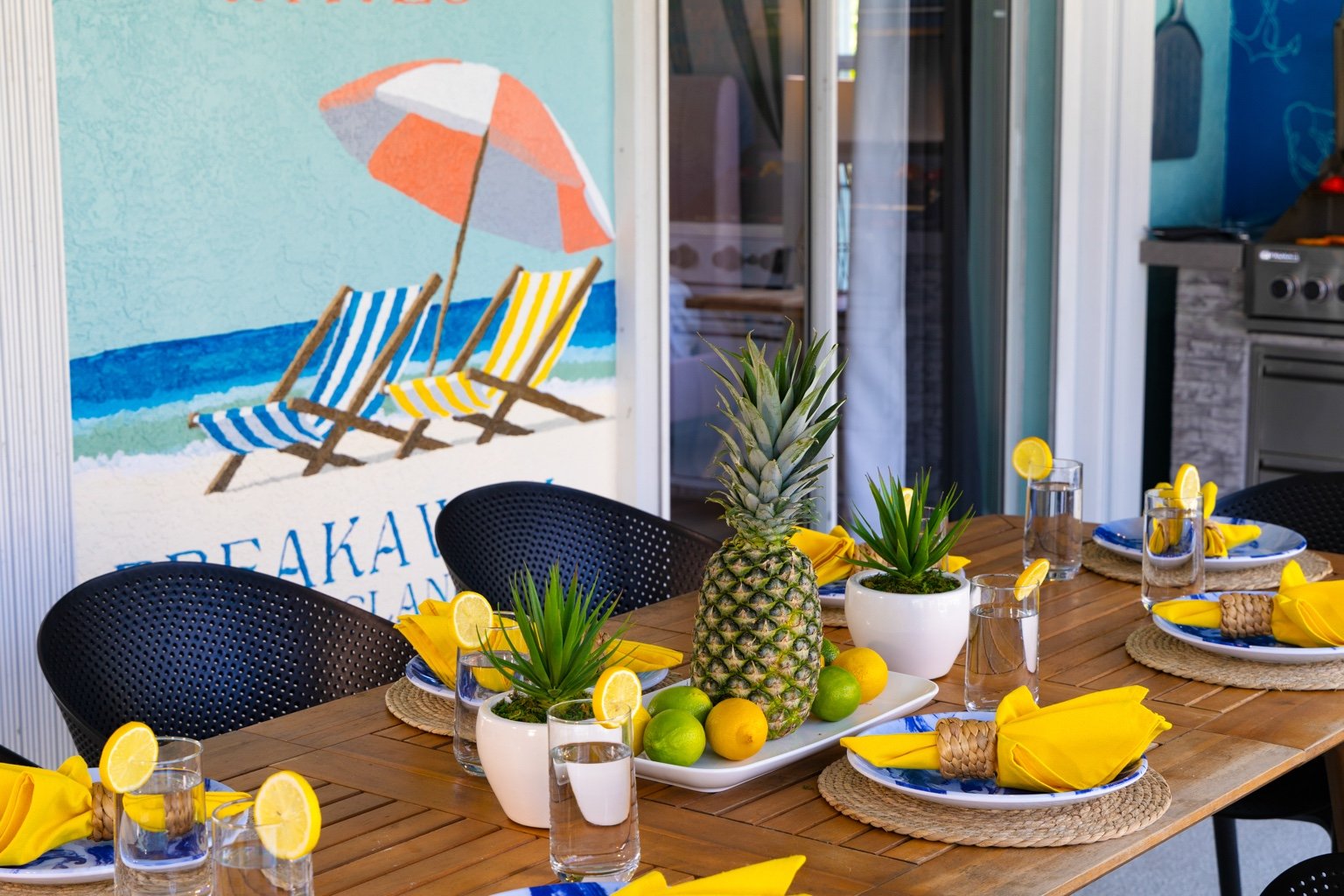 Colorful vacation rental outdoor dining setup photographed by Pic Me STR Photography